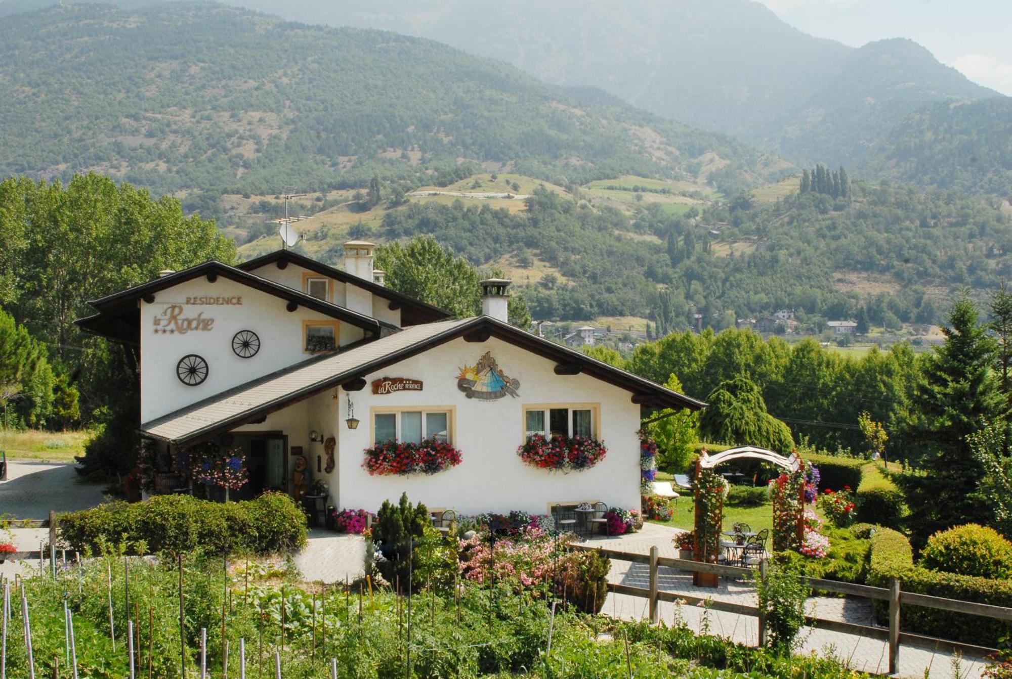 La Roche Hotel Appartments Aosta Exterior photo